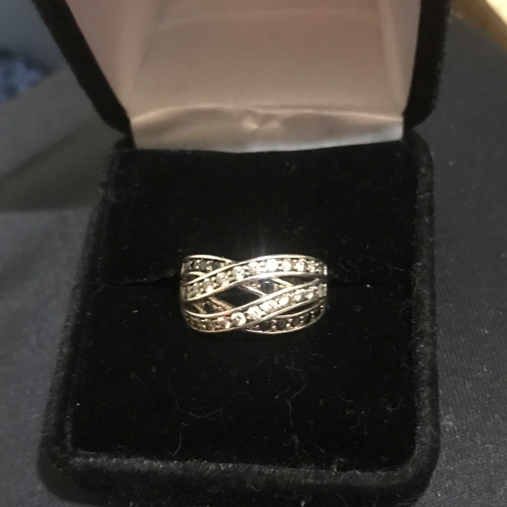 Beautiful sterling ring with sapphire and diamond